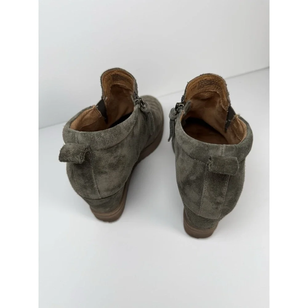 Sofft Slayton Olive Green Suede Leather‎ Wedge Ankle Boots 8.5M Womens